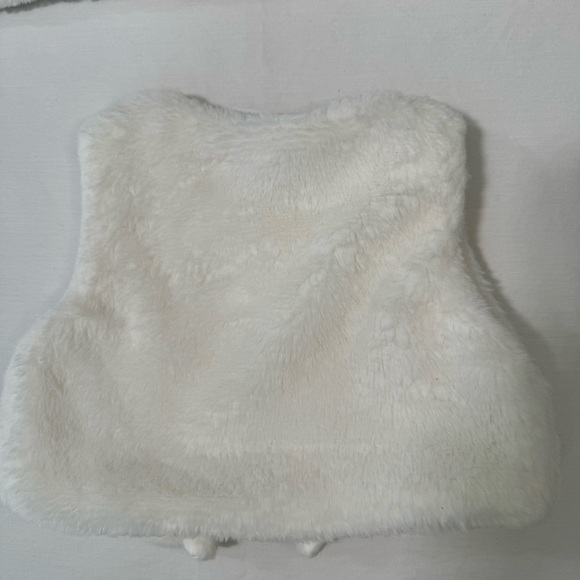 12M girls faux fur vest w/ pink ribbon accents. By Daisy Fuentes K024-1 - Picture 5 of 6